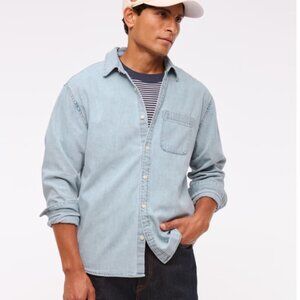 NWT ABERCROMBIE MEN'S DENIM BUTTON UP SHIRT--SIZE LARGE--LIGHT WASH--RETAIL $70